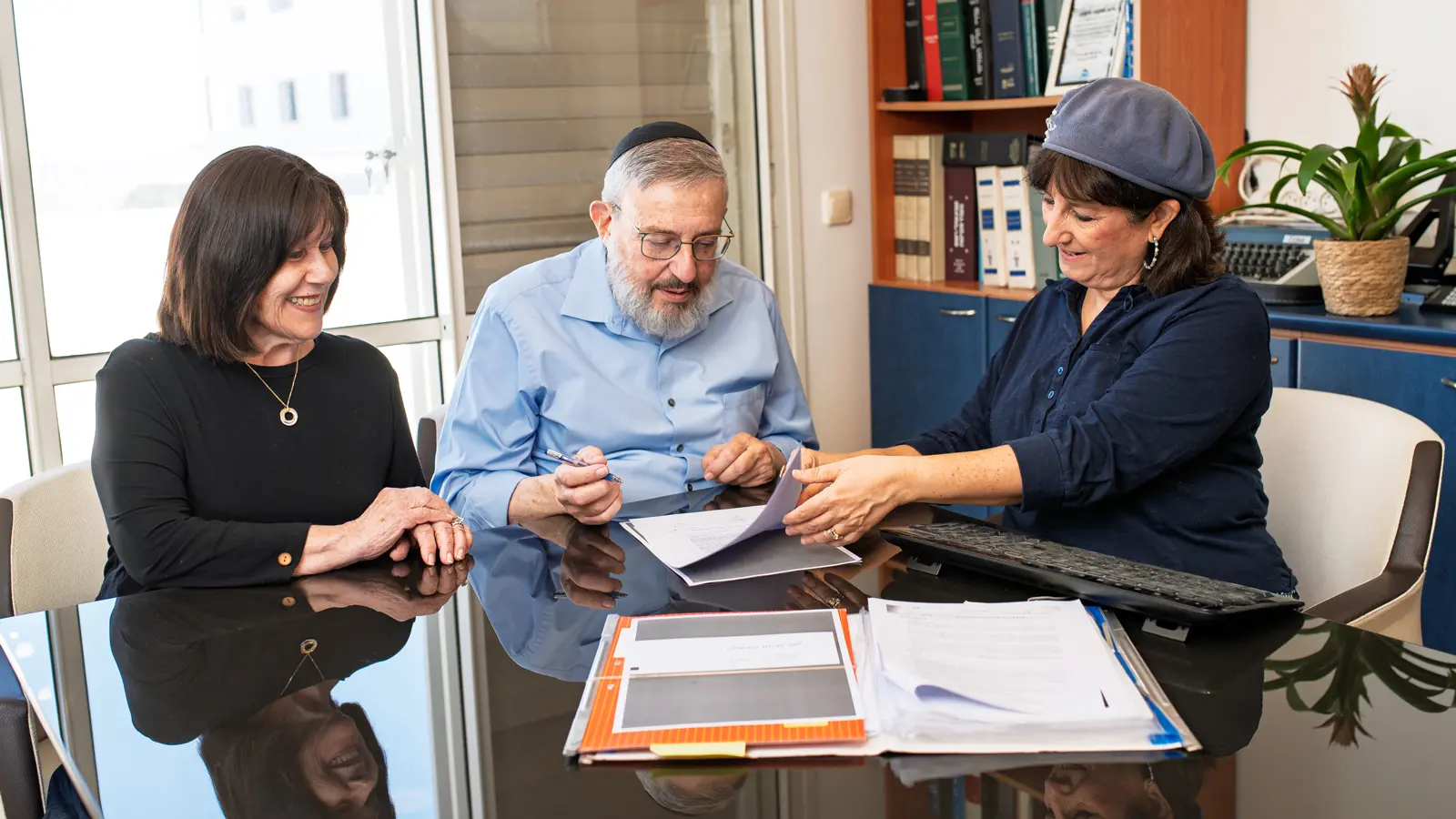 Rena Hollander assists clients with their wills